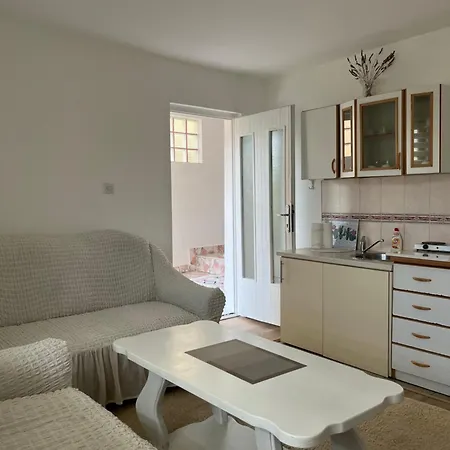 17 Apartment