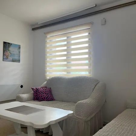 17 Apartment